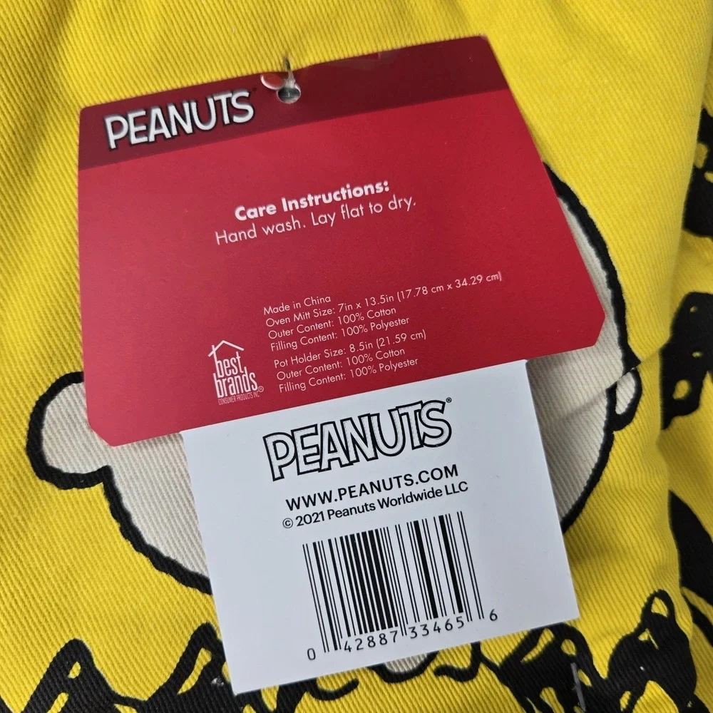 Charlie Brown/Peanuts Oversized Oven Mitt & Pot Holder Set,‎ 2021 (New) - Picture 4 of 4